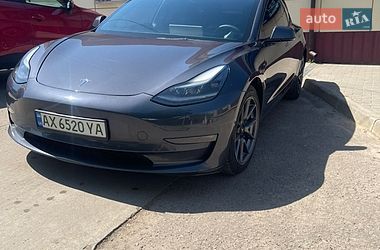 Tesla Model 3  2022