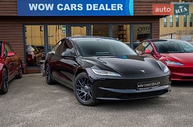 Tesla Model 3  2024