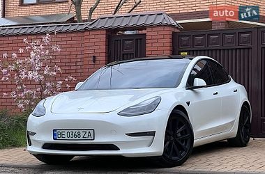 Tesla Model 3  2022