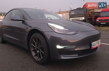 Tesla Model 3 2020