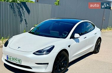 Tesla Model 3  2021