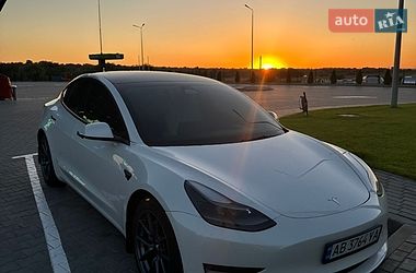 Tesla Model 3  2022