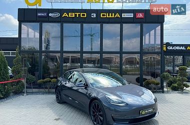 Tesla Model 3 2020