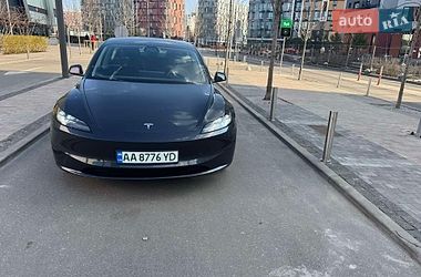 Tesla Model 3  2025