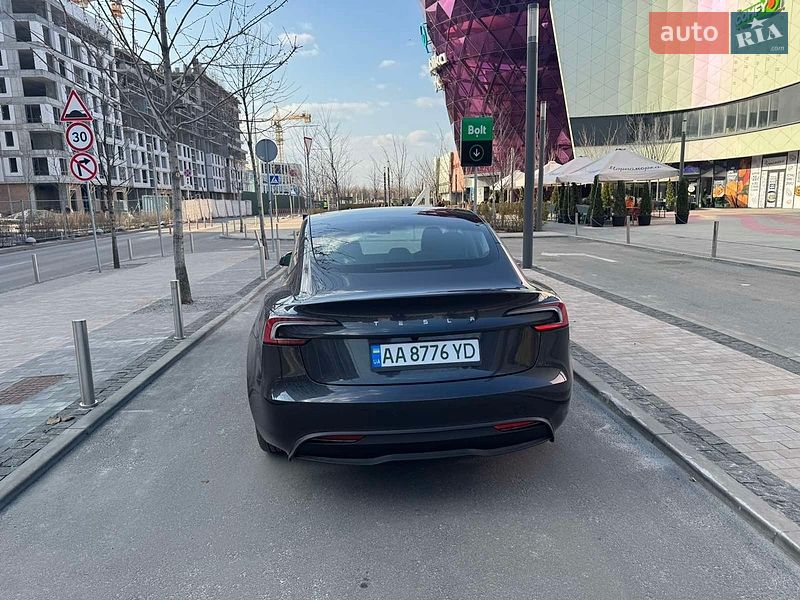 Седан Tesla Model 3 2025 в Киеве фото 10 Седан Tesla Model 3 2025 в Киеве
