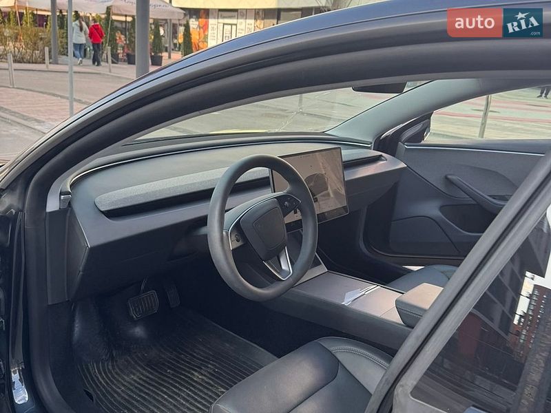 Седан Tesla Model 3 2025 в Киеве фото 5 Седан Tesla Model 3 2025 в Киеве