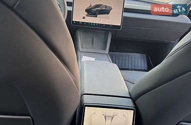 Седан Tesla Model 3 2025 в Киеве фото 7 Седан Tesla Model 3 2025 в Киеве
