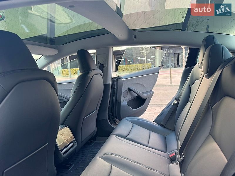 Седан Tesla Model 3 2025 в Киеве фото 12 Седан Tesla Model 3 2025 в Киеве