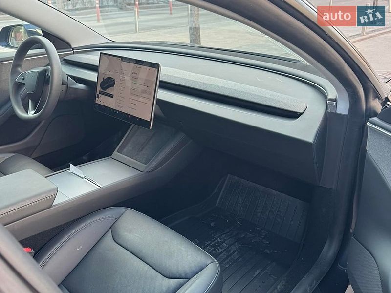 Седан Tesla Model 3 2025 в Киеве фото 13 Седан Tesla Model 3 2025 в Киеве