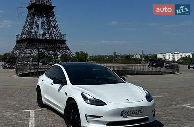 Tesla Model 3  2020