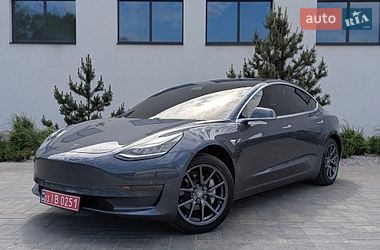 Tesla Model 3  2018