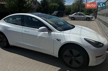 Tesla Model 3  2020