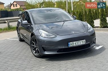 Tesla Model 3  2021