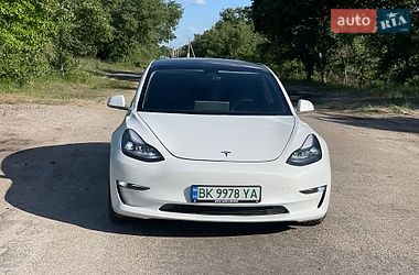 Tesla Model 3  2019