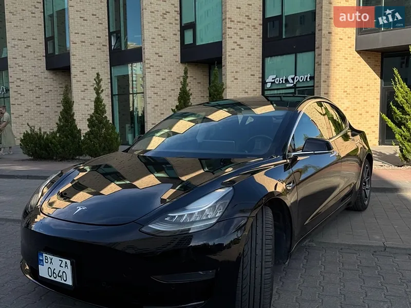 Tesla Model 3 2020