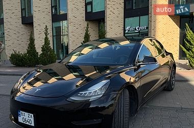Tesla Model 3  2020