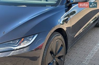 Tesla Model 3  2024