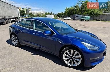 Tesla Model 3  2020