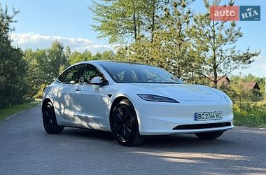 Седан Tesla Model 3 2024 в Львове