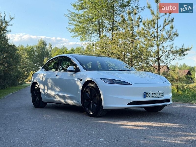 Седан Tesla Model 3 2024 в Львове