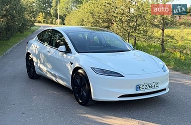 Седан Tesla Model 3 2024 в Львове