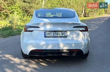 Седан Tesla Model 3 2024 в Львове