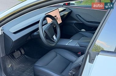 Седан Tesla Model 3 2024 в Львове