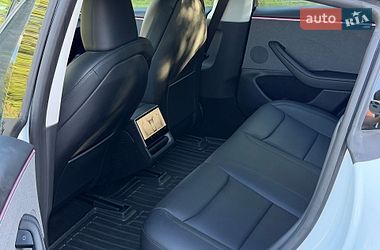 Седан Tesla Model 3 2024 в Львове
