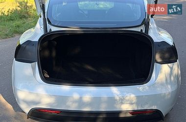 Седан Tesla Model 3 2024 в Львове