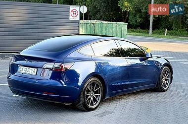 Tesla Model 3  2021