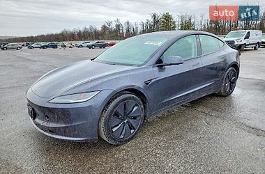 Tesla Model 3  2024