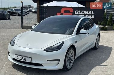Tesla Model 3  2021