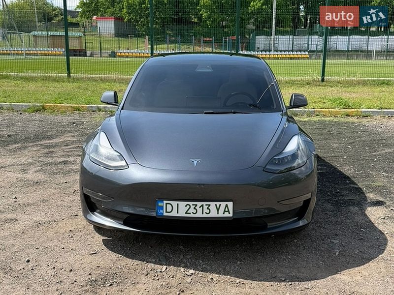 Tesla Model 3 2022