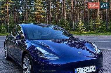 Tesla Model 3  2020