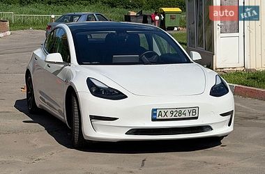 Tesla Model 3  2020