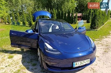 Tesla Model 3  2020