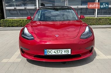 Tesla Model 3  2022