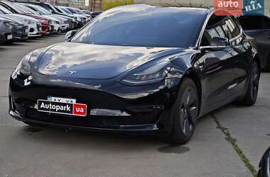 Tesla Model 3  2019