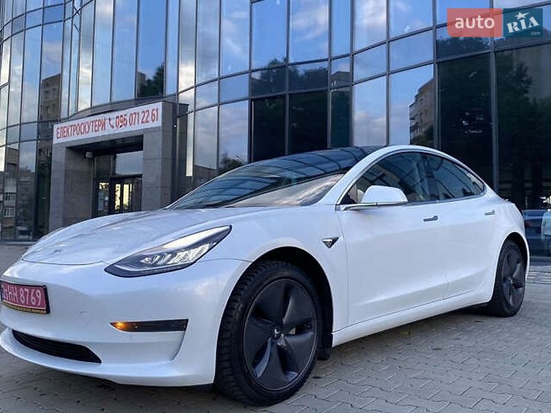 Tesla Model 3 2020