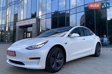 Tesla Model 3  2020