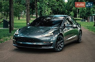 Tesla Model 3  2022
