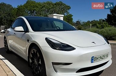 Tesla Model 3  2022