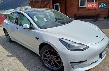 Tesla Model 3  2022