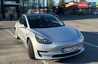 Tesla Model 3  2018