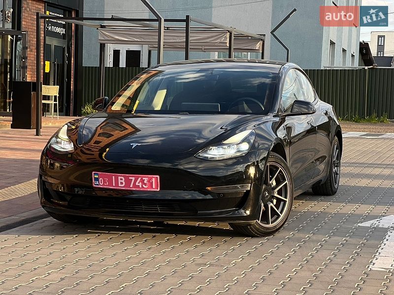 Седан Tesla Model 3 2021 в Вінниці