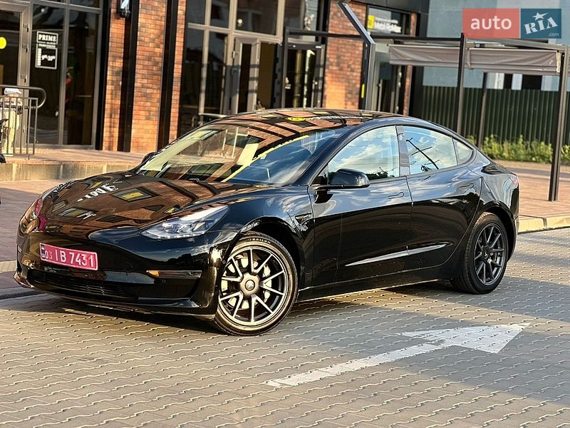 Седан Tesla Model 3 2021 в Вінниці