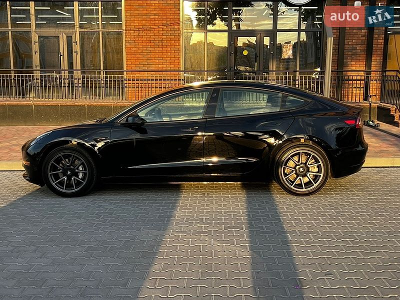 Седан Tesla Model 3 2021 в Вінниці