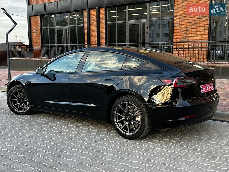Седан Tesla Model 3 2021 в Вінниці