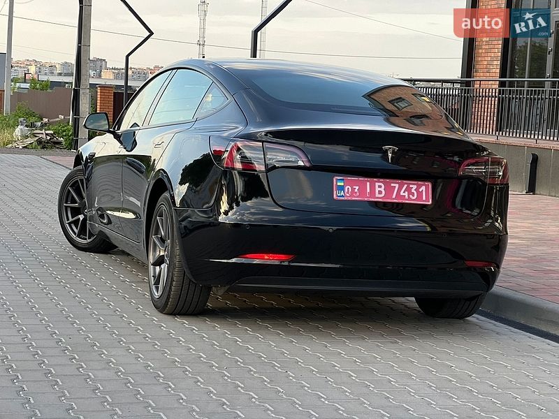 Седан Tesla Model 3 2021 в Вінниці