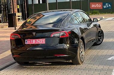 Седан Tesla Model 3 2021 в Вінниці